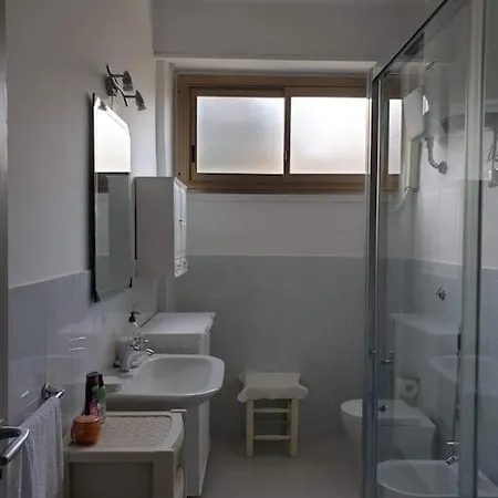 Centro Citta Con Posto Auto Privato E Giardino Condominiale Cagliari