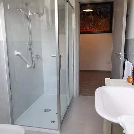 Apartment Centro Citta Con Posto Auto Privato E Giardino Condominiale Cagliari